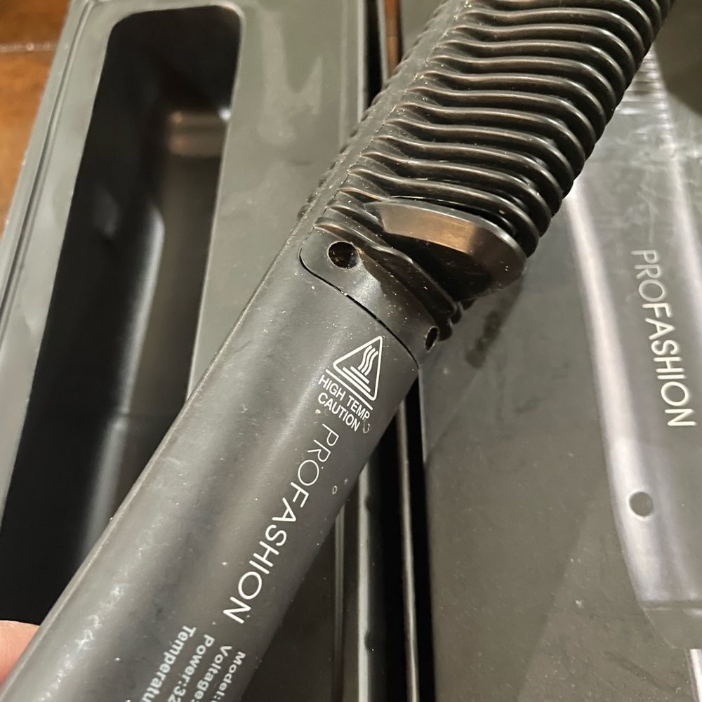 Profashion Styling Comb.
